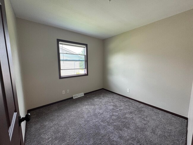 Building Photo - 6457 N 106th St