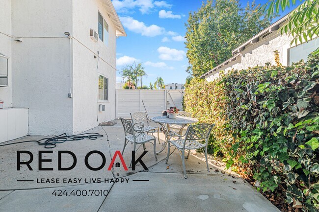 Building Photo - 14619 Moorpark St