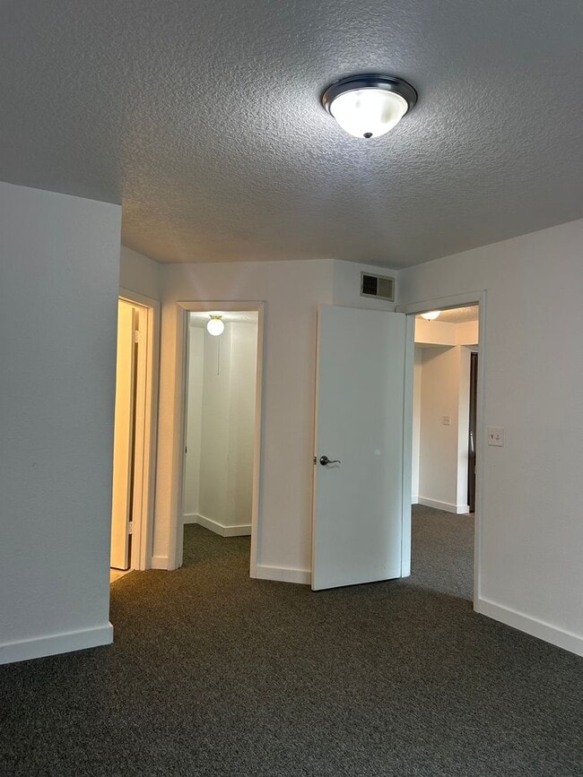Building Photo - 3016 Parkway Blvd