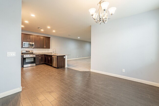Building Photo - Verrado Living - 4 Bedrooms & 3 Baths!