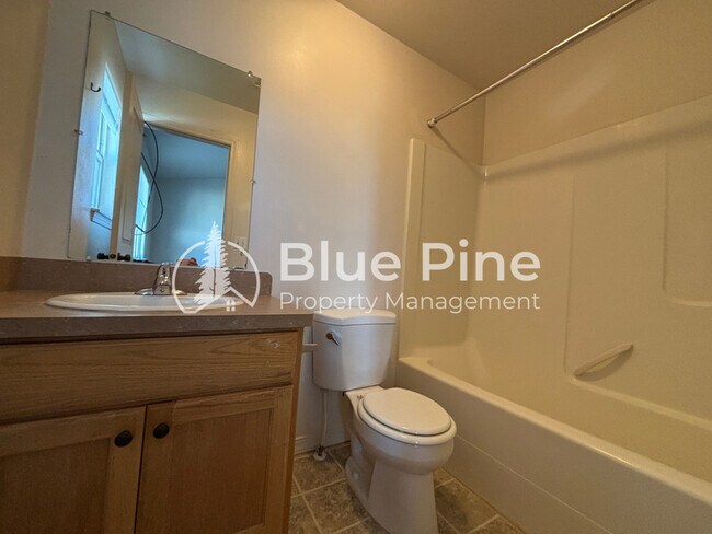 Building Photo - 1512 N Stevens Dr