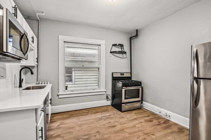 Building Photo - 933 Spaight St