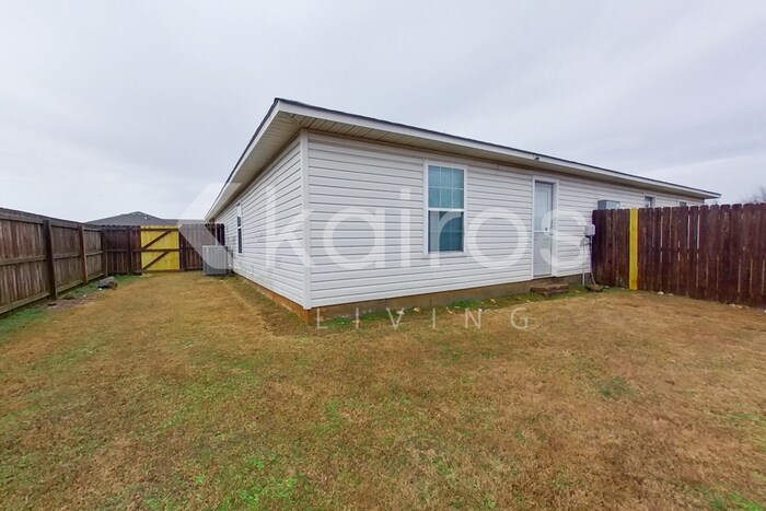 Building Photo - 3909 Thomas St