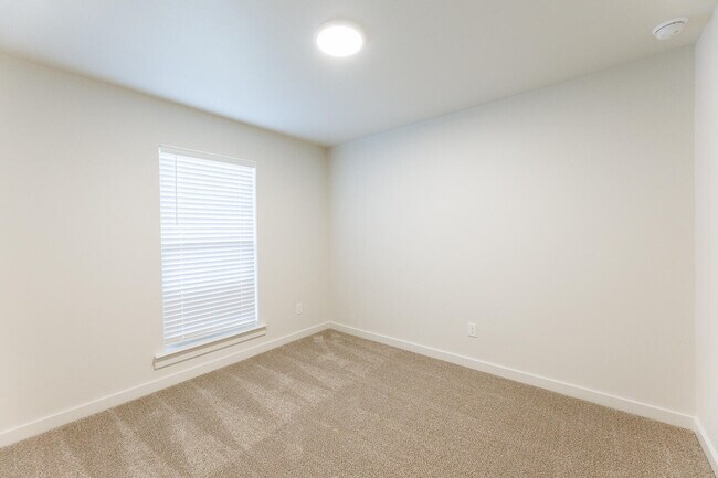 Building Photo - 6303 Volney Ave