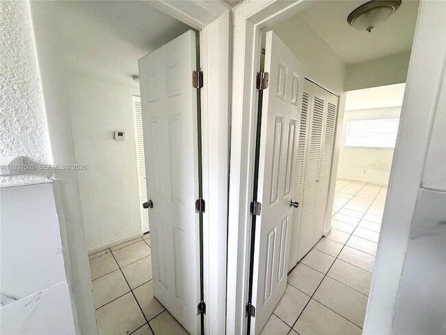 Building Photo - 1350 NE 119th St