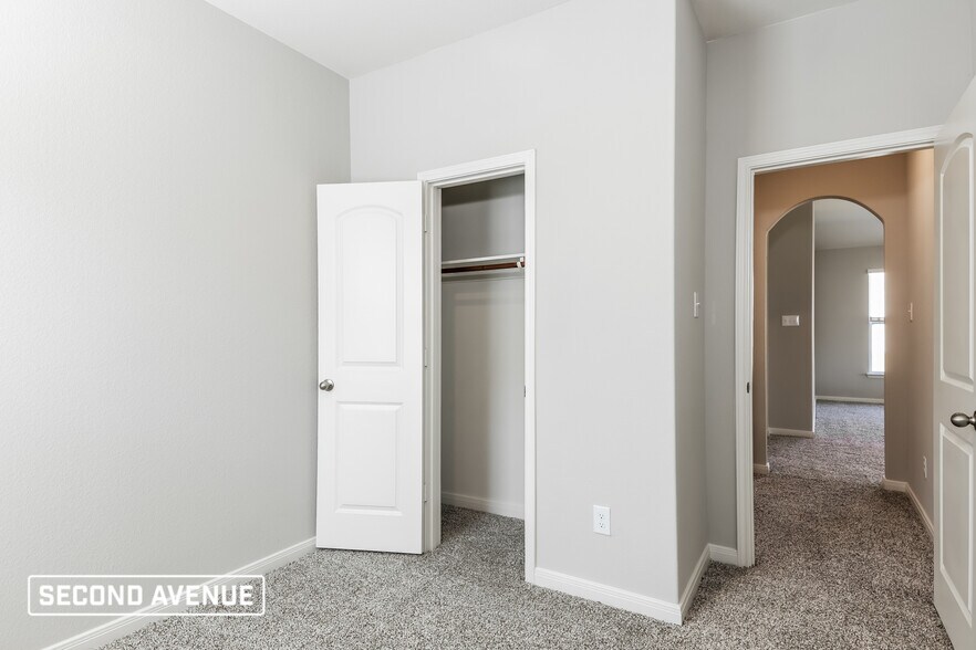 Building Photo - 2020 Jeanine Dr