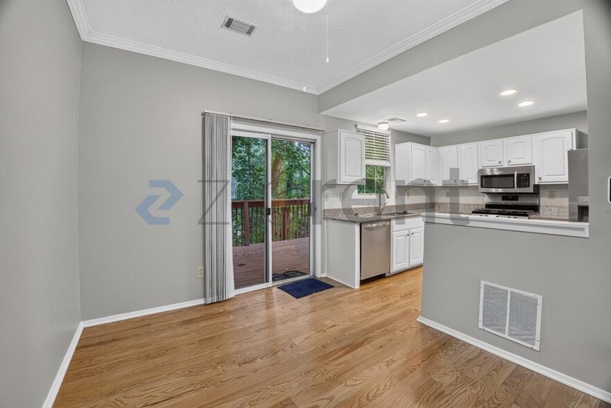 Building Photo - Unit N/A