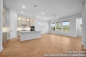 Building Photo - 20675 Huebner Rd