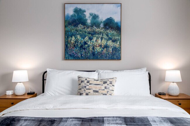 Building Photo - 740 Zumstein Ln