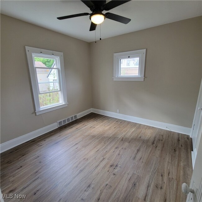 Building Photo - 2020 Elbur Ave