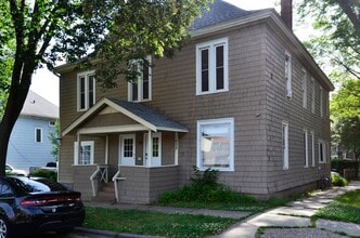 Building Photo - 602 N Mendota St