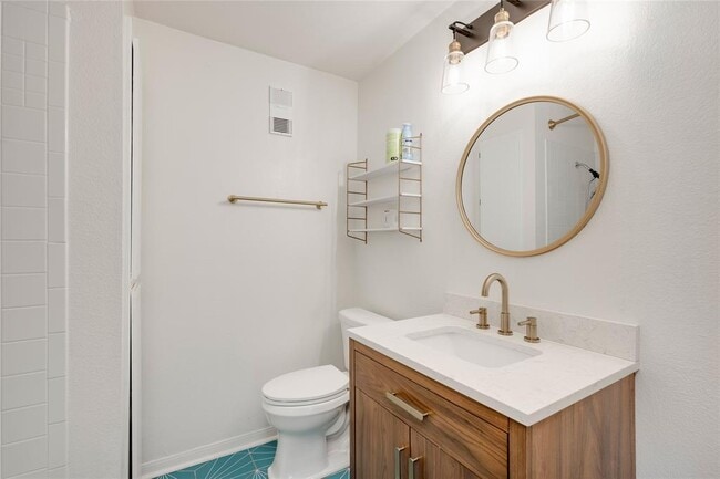 Building Photo - 6000 Shepherd Mountain Cove