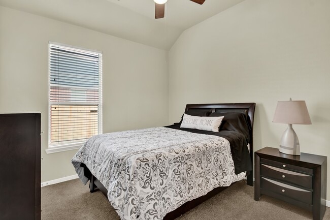 Building Photo - 15314 Hazen Point Dr