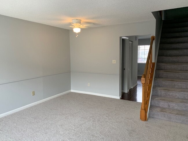Building Photo - Gated Community, 1.5 Miles to Beach, Pet F...