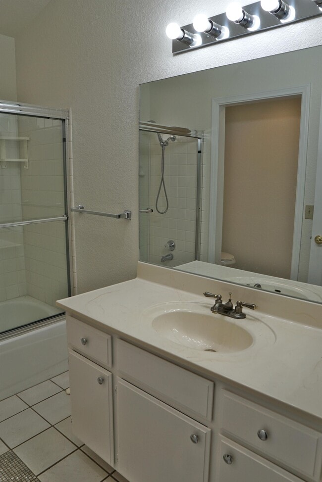 Building Photo - 54015 Avenida Juarez