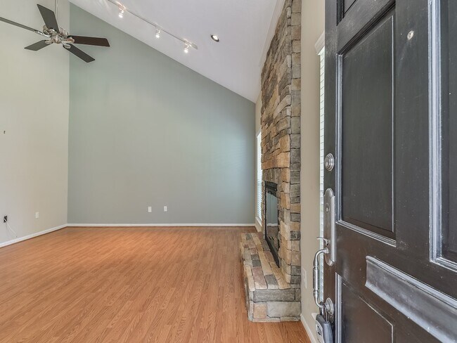 Building Photo - 9406 Bassoon Dr