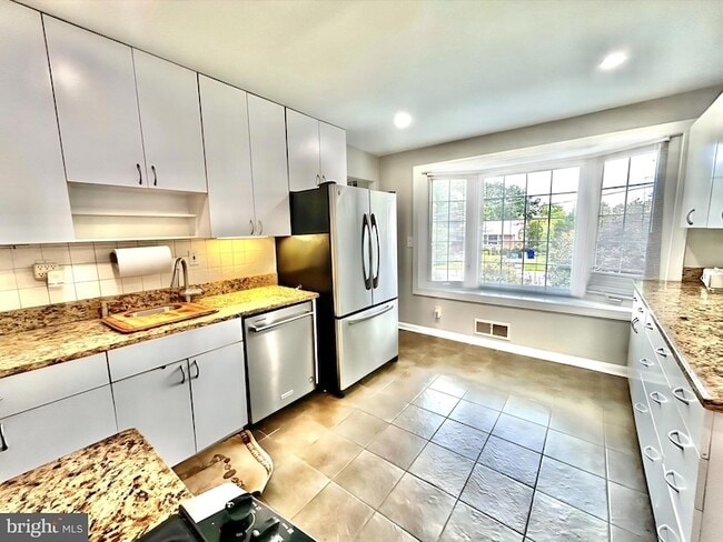 Building Photo - 10202 McGovern Dr