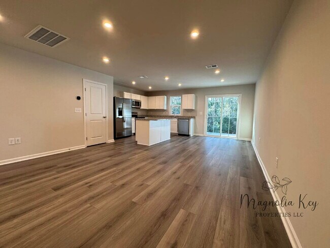 Building Photo - New 3 bed 2.5 bath Townhouse in Forestbrook