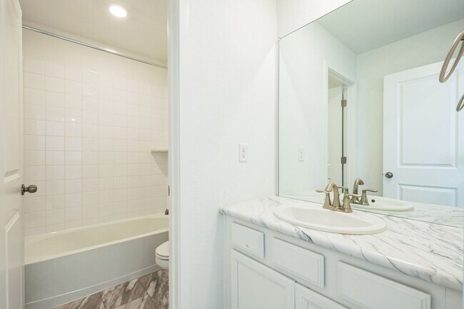 Building Photo - Spacious 4BR 3 Bath House with Basement in Erie, Boulder County (BVSD)