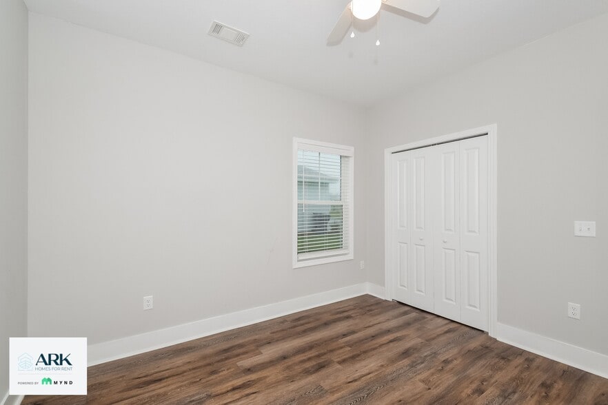 Building Photo - 1027 Autumns Wood Cir E