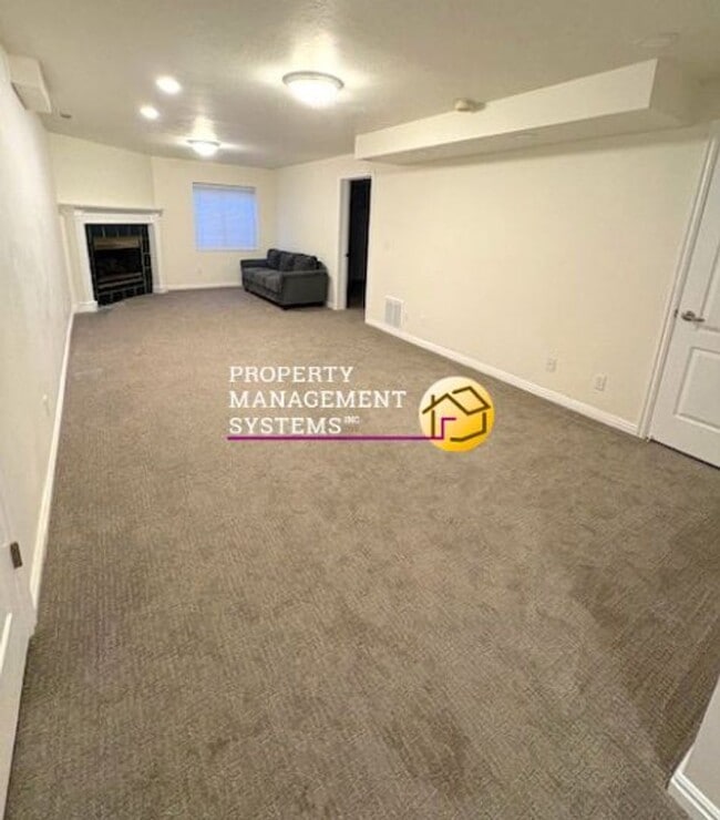 Building Photo - 5 Bedroom Home in Draper!