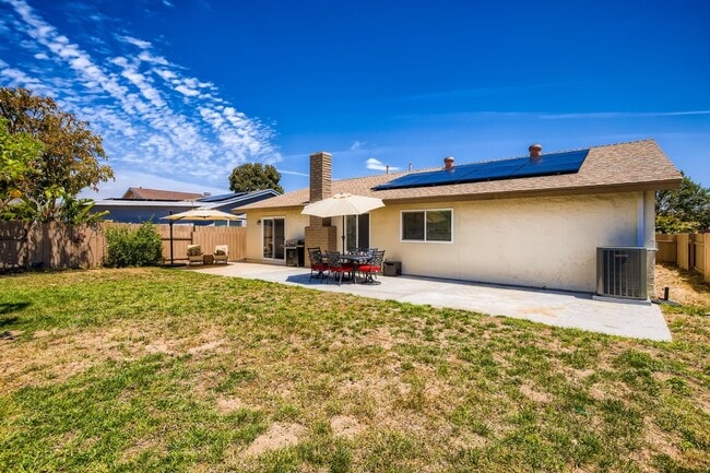 Building Photo - Impressive Oceanside Home For Rent