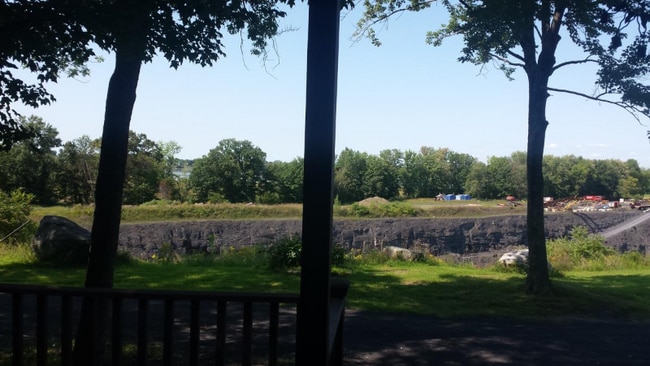 Building Photo - 401 Quarry Rd