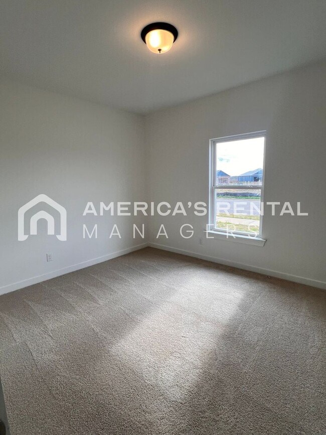 Building Photo - 21567 Tawny Lp
