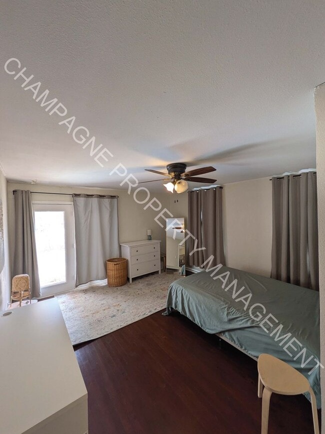 Building Photo - Single Family Home in KC