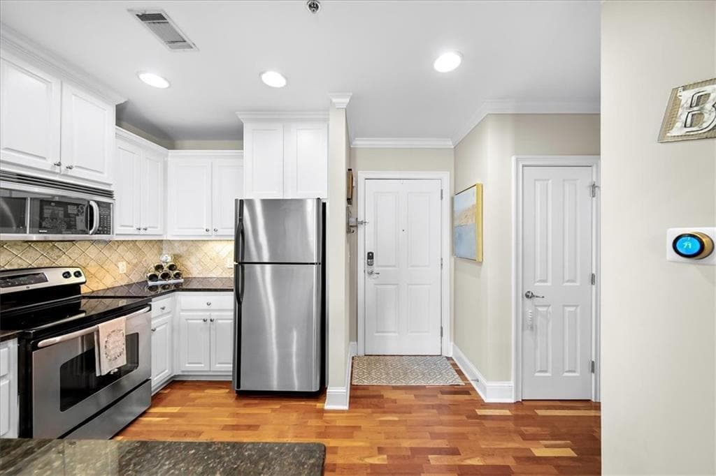 Building Photo - 2277 Peachtree Rd NE