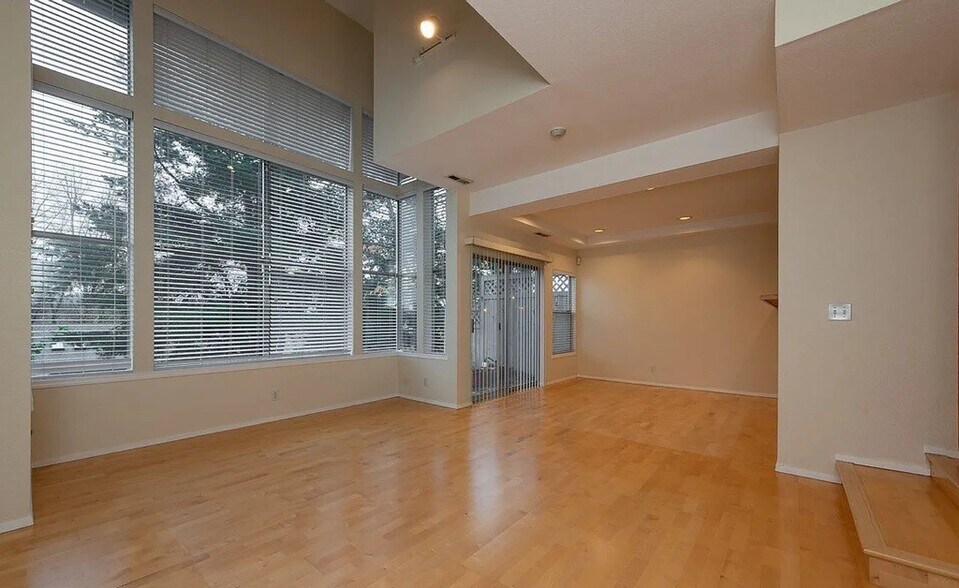 Building Photo - 7250 Old Redmond Rd