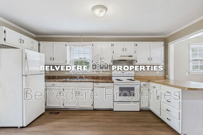 Building Photo - 2913 Wildwood Dr