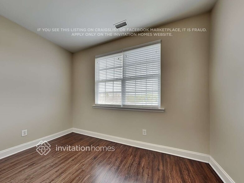 Building Photo - 208 Edgecroft Way