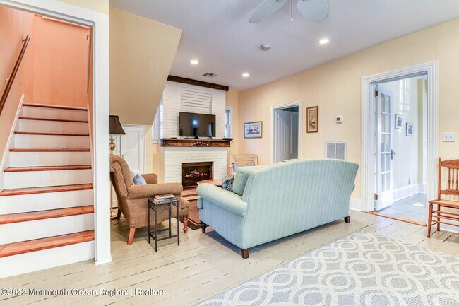 Building Photo - 14 New York Ave