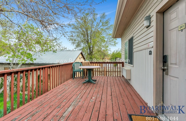 Building Photo - Charming Tooele Rambler with HUGE backyard!