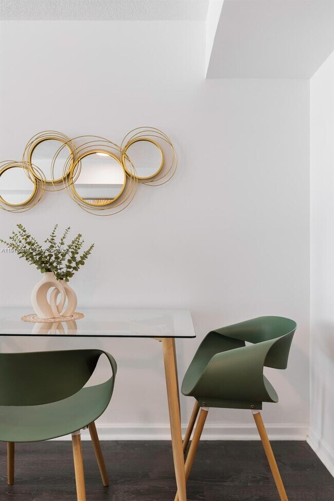 Building Photo - 1200 Brickell Bay Dr