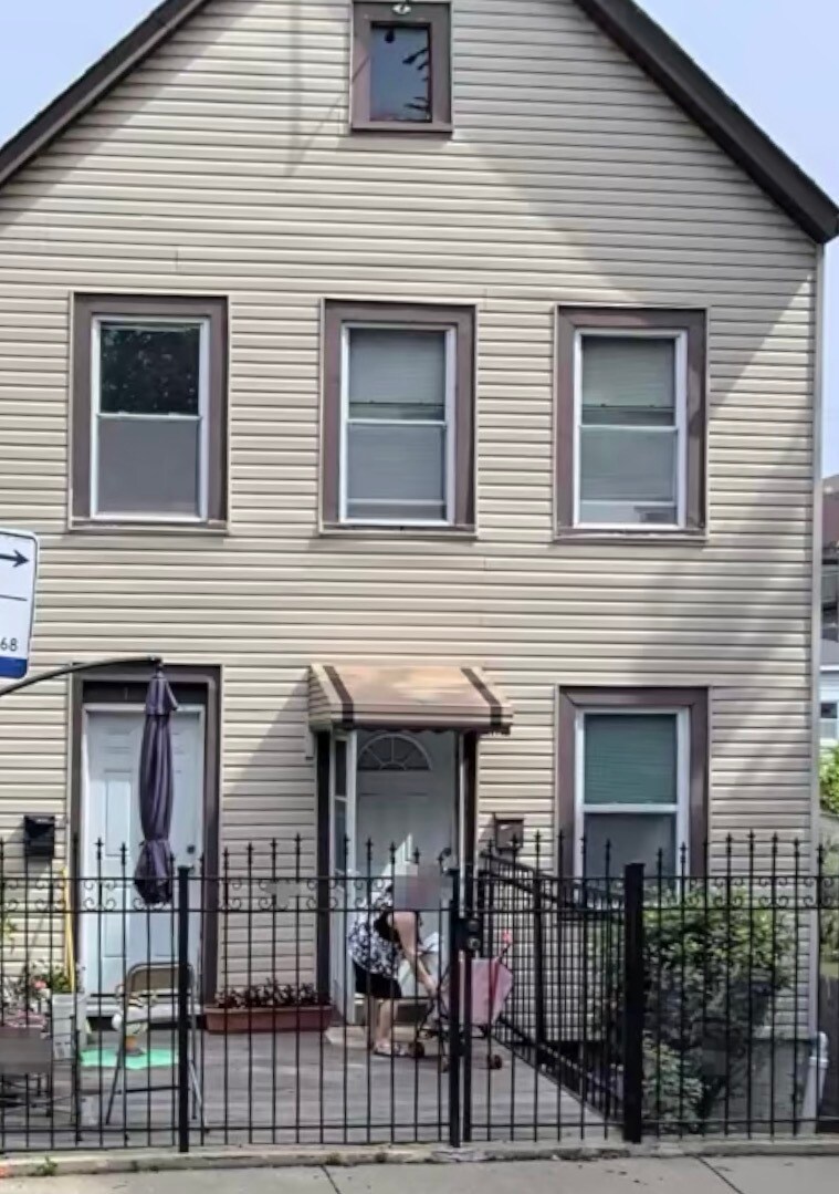 Building Photo - 1734 W 18th Pl