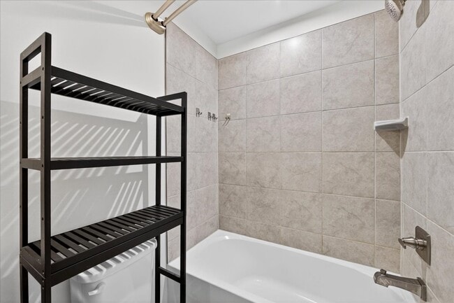 Building Photo - 530 Billingsley Rd