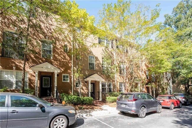 Building Photo - 1402 Markan Dr NE