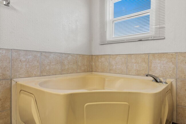 Building Photo - 4120 Marigold St