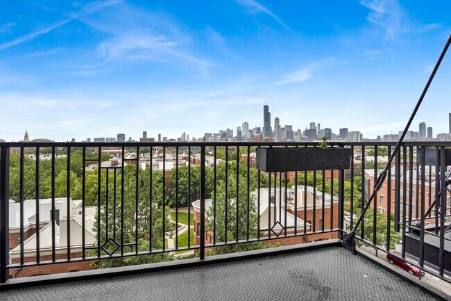 Building Photo - 1525 S SANGAMON St