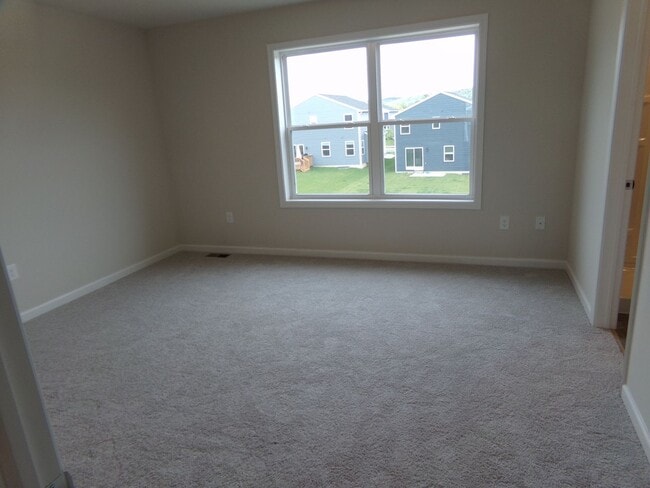 Building Photo - 3 bedroom, 2.5 Bathroom Townhouse in Gray's Pointe Neighborhood