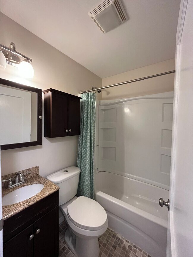 Building Photo - Cozy Cottage in West Nashville, Walk to Charlotte Park, Easy Interstate Access, Fenced Yard, Pet ...