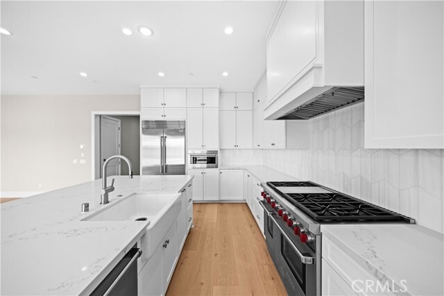 Building Photo - 130 Mossvine