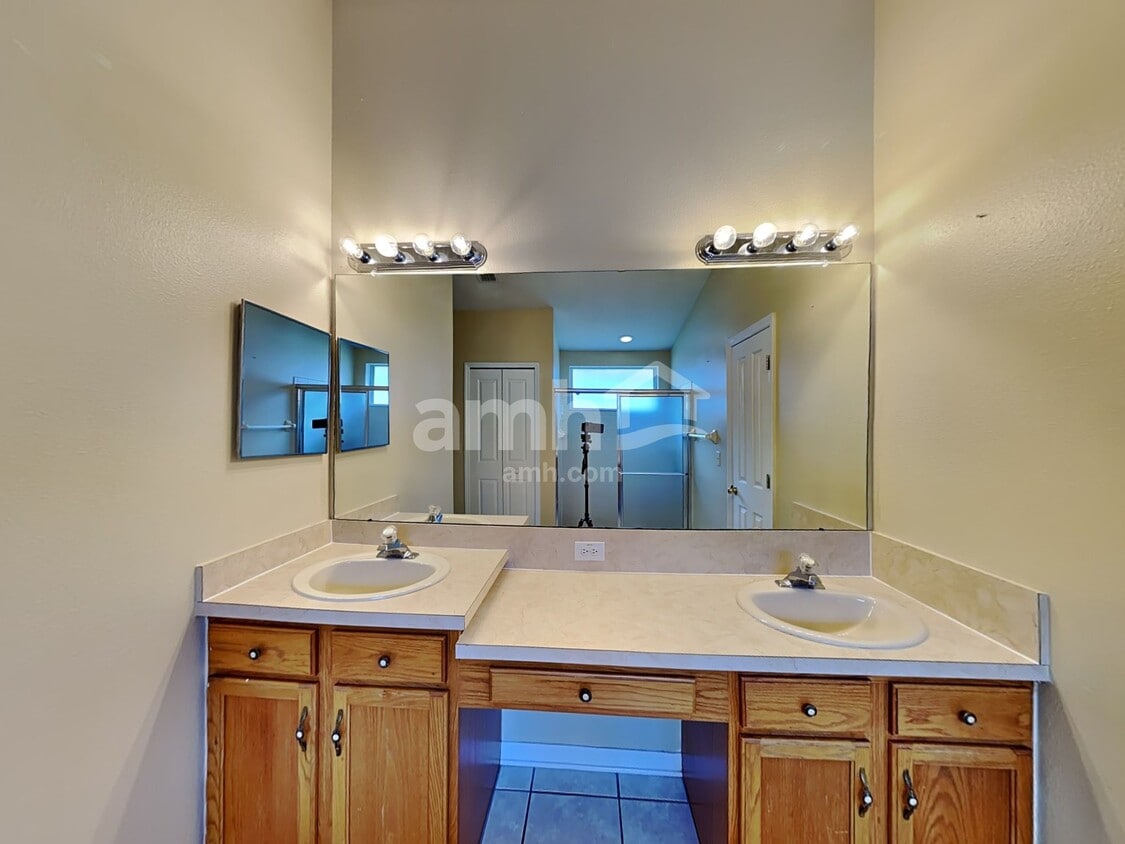 Building Photo - 24418 Summer Nights Ct