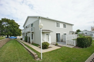 Building Photo - 1496 Cornell Ter