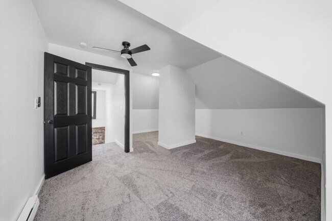 Building Photo - 256 E Meyers St