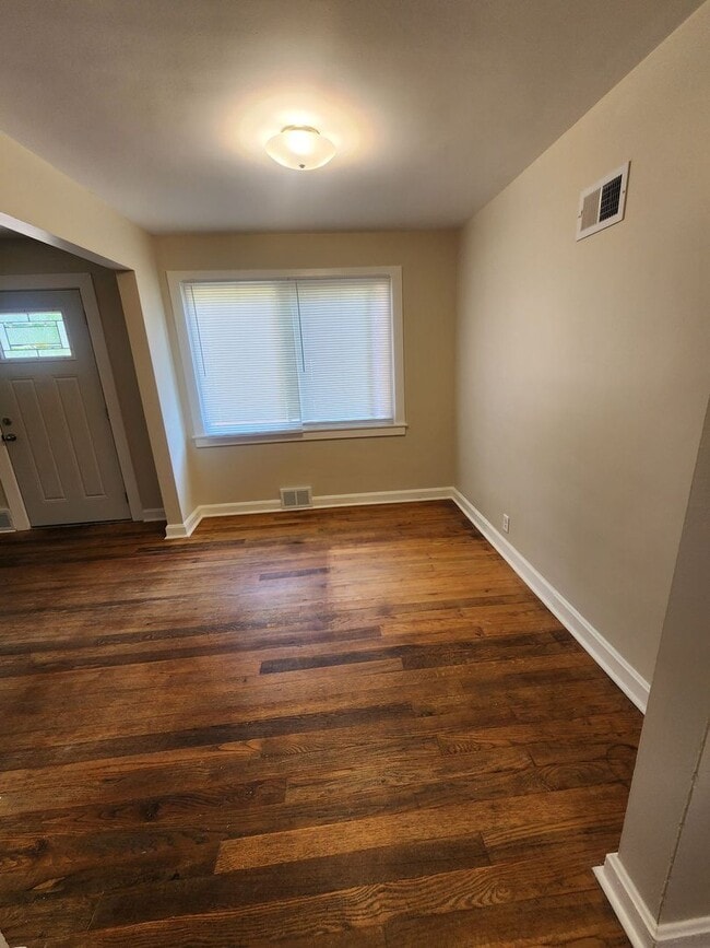 Building Photo - Now leasing for July 1st!