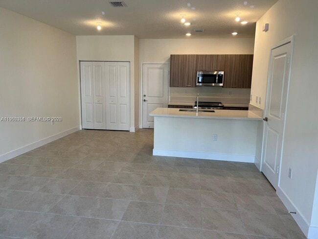 Building Photo - 4622 NW 83rd Path