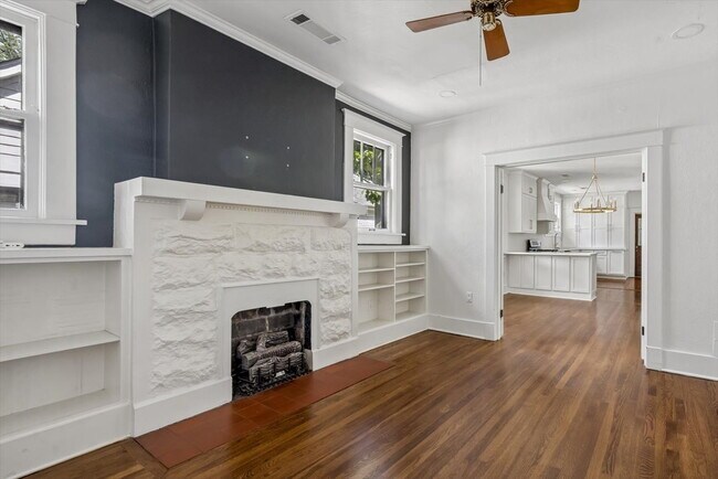 Building Photo - 3/2 fully updated with appliances included!